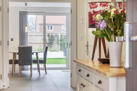 14 Abingworth Crescent, Thakeham, Pulborough, RH20 3GW