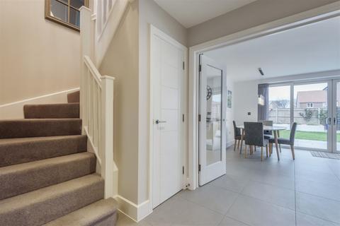 14 Abingworth Crescent, Thakeham, Pulborough, RH20 3GW