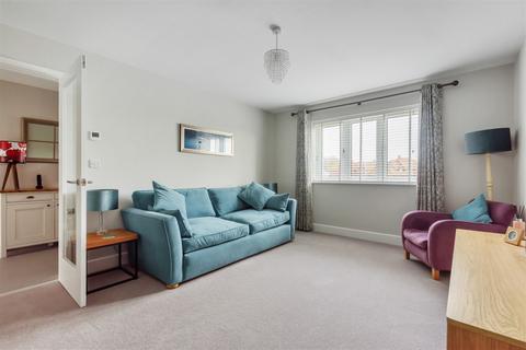 14 Abingworth Crescent, Thakeham, Pulborough, RH20 3GW