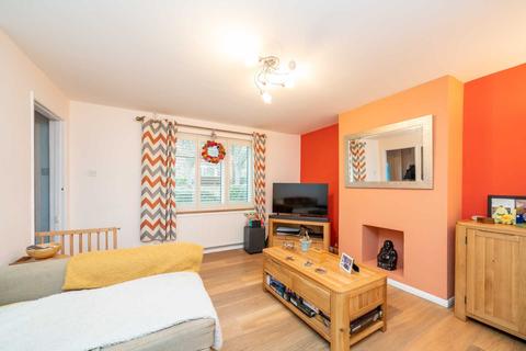 15 Shepherds Green, Hemel Hempstead, HP1 2HL