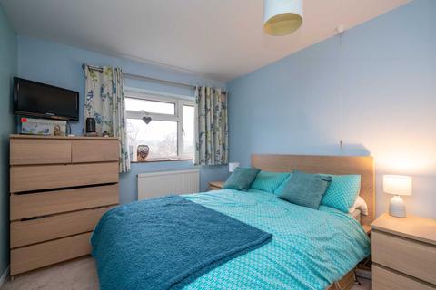 15 Shepherds Green, Hemel Hempstead, HP1 2HL