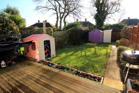15 Shepherds Green, Hemel Hempstead, HP1 2HL