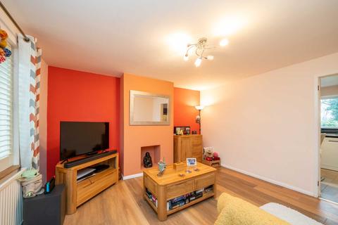 15 Shepherds Green, Hemel Hempstead, HP1 2HL