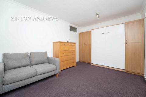 Flat B, 12 Sutherland Road, London, W13 0DT