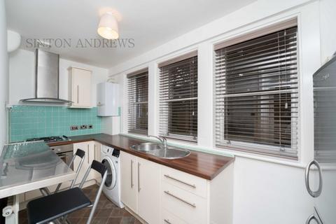 Flat B, 12 Sutherland Road, London, W13 0DT