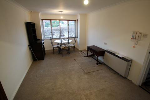 1 bedroom flat for sale - Spring Close, Dagenham RM8