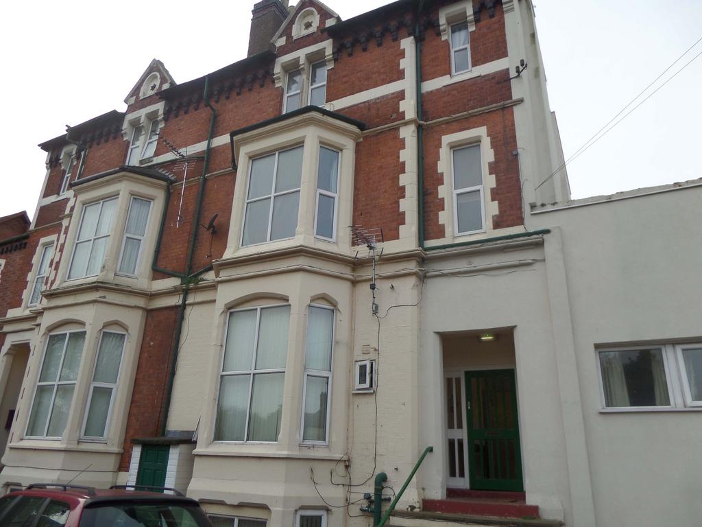 61 Newbridge Crescent, Newbridge... 1 bed flat £675 pcm (£156 pw)