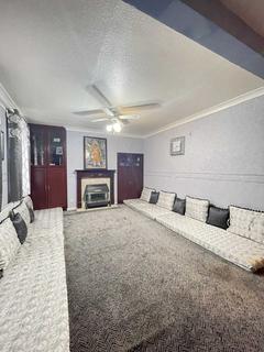 101 East Avenue, Hayes, UB3 2HT