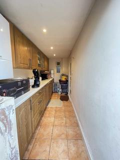 101 East Avenue, Hayes, UB3 2HT