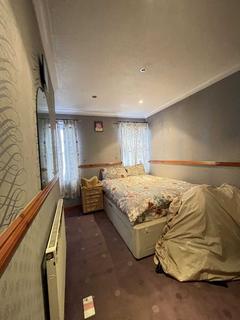 101 East Avenue, Hayes, UB3 2HT