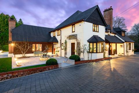 Eastfield Pyle Hill, Woking, GU22 0SR