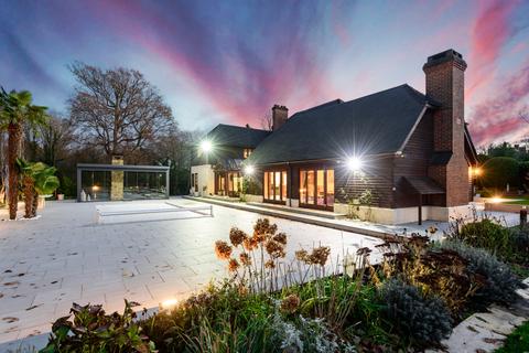 Eastfield Pyle Hill, Woking, GU22 0SR