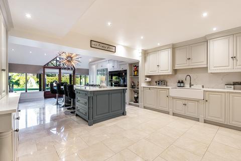 Eastfield Pyle Hill, Woking, GU22 0SR