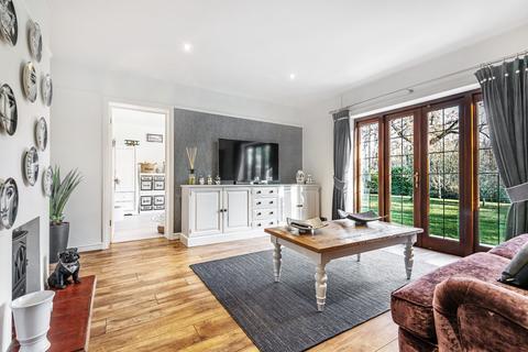 Eastfield Pyle Hill, Woking, GU22 0SR