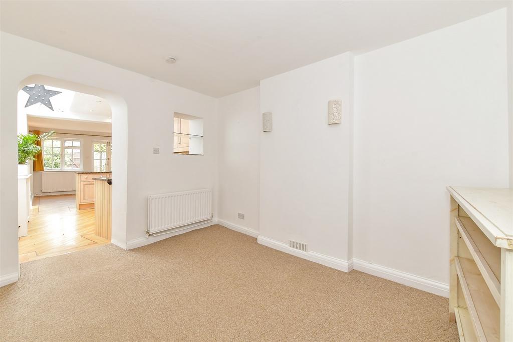 River Road, Arundel, West Sussex 2 bed end of terrace house for sale