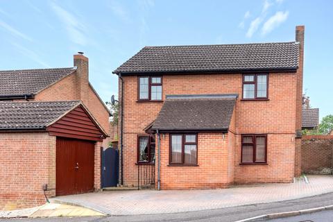 2 Ashbarn Crescent, Winchester, SO22 4LW