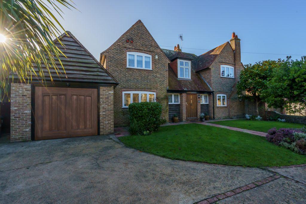 Gossamer Lane, Aldwick, Bognor Regis, West Sussex, PO21 3AT 4 bed
