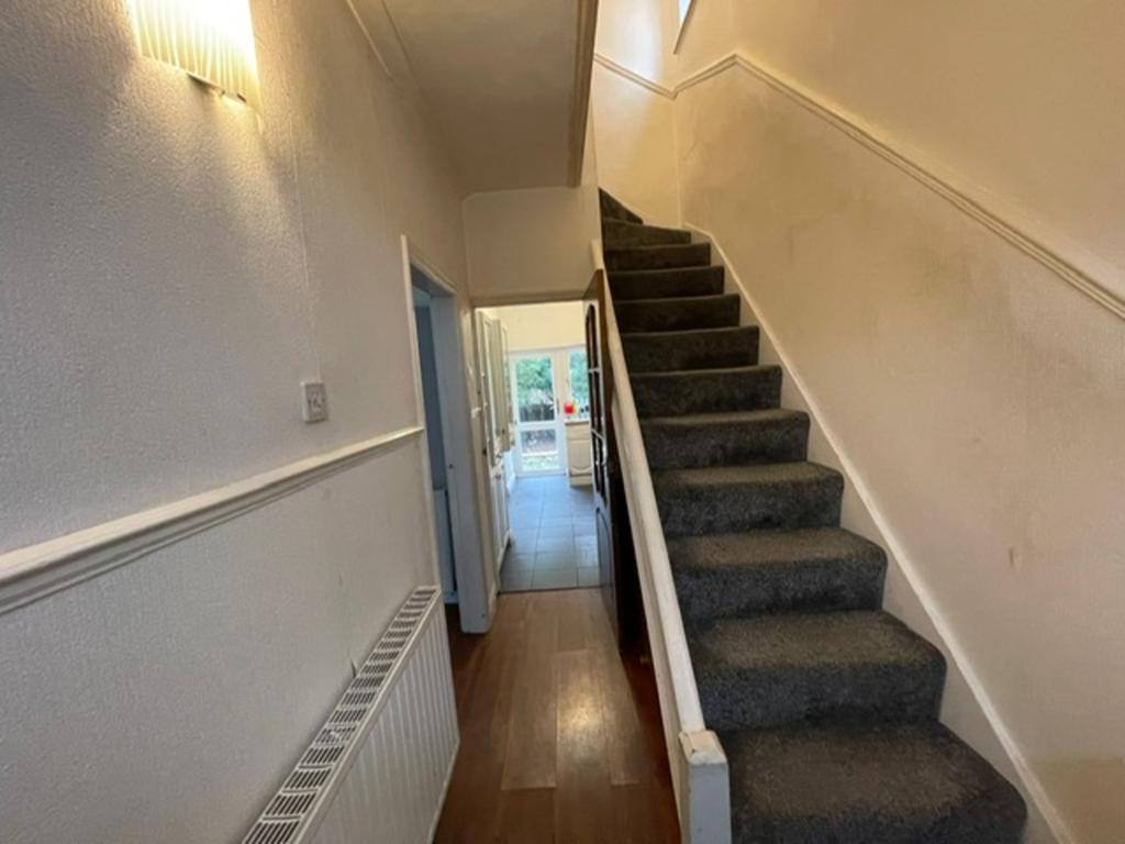 Neville Road, Erdington, B23 7SB 3 bed semidetached house £775 pcm