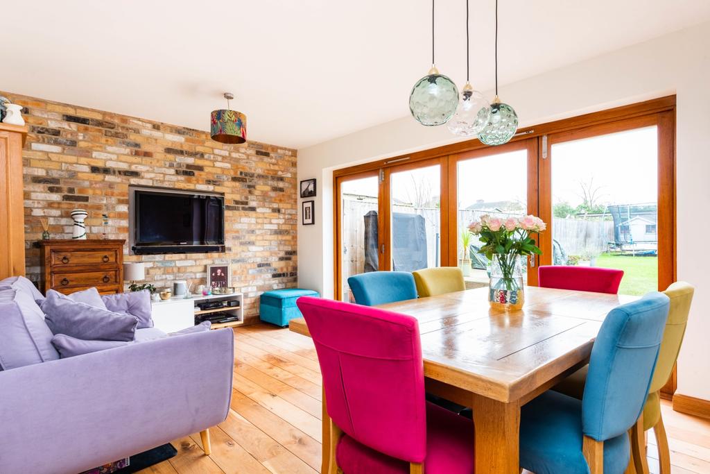 Downside Road, Headington, Oxford, Oxfordshire, OX3 3 bed semidetached house £1,595 pcm (£368 pw)