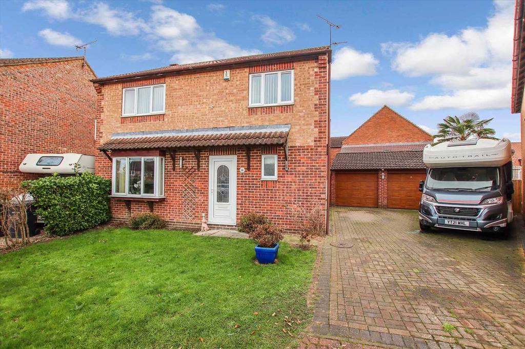 Adelaide Close, Waddington, Waddington 4 bed detached house £300,000