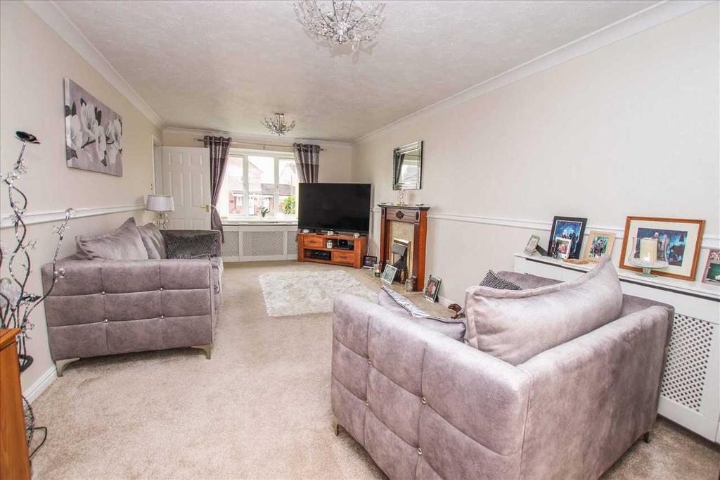 Adelaide Close, Waddington, Waddington 4 bed detached house £300,000