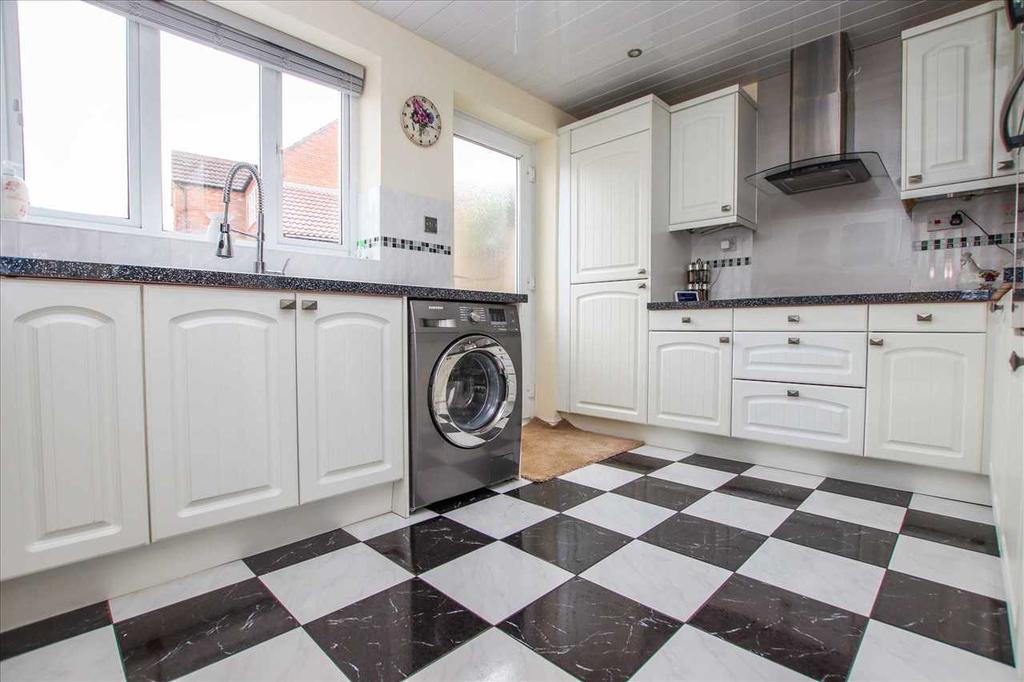 Adelaide Close, Waddington, Waddington 4 bed detached house £300,000