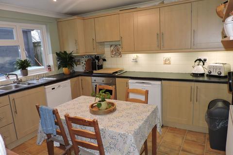 27 Kings Road, Llandybie, Ammanford, SA18 2TL