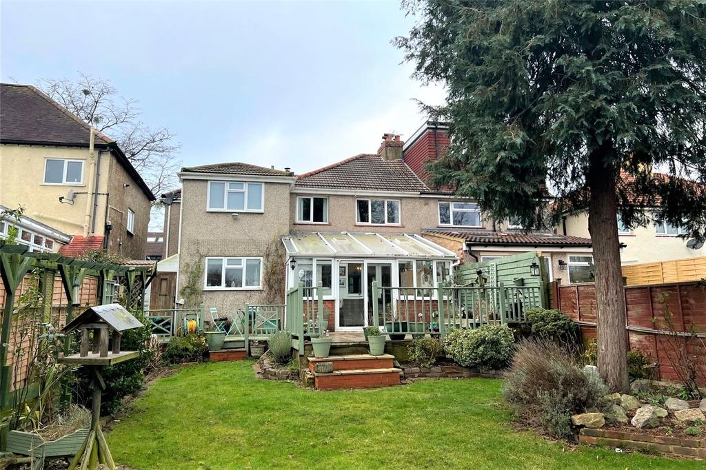 Windborough Road, Carshalton, Surrey... 4 bed semidetached house £