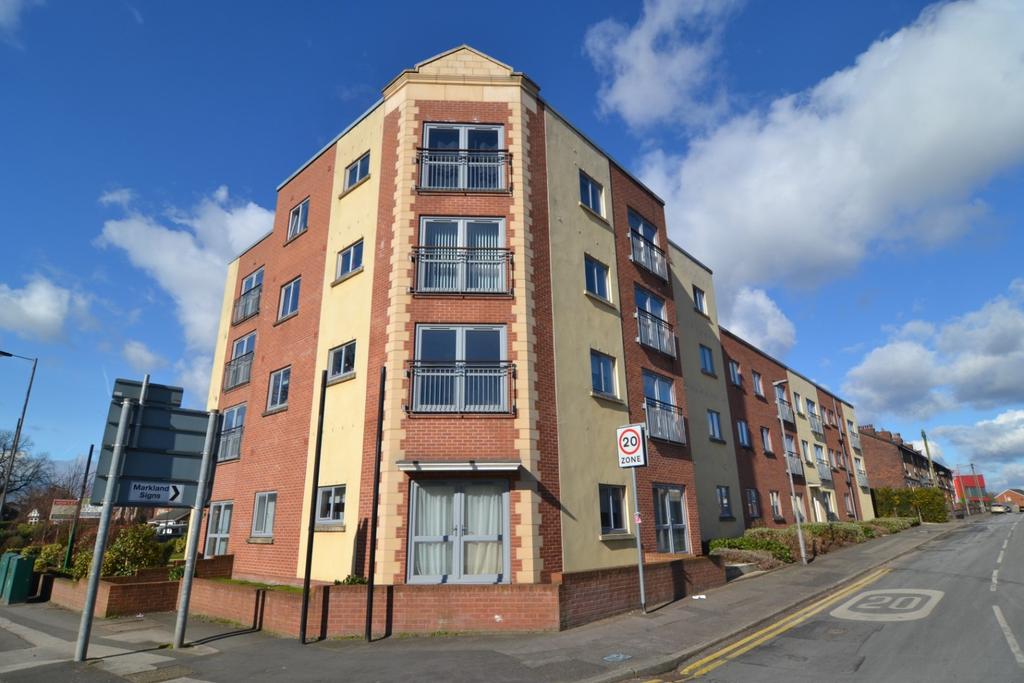 White Cross Court, Newton Le Willows 2 bed apartment £700 pcm (£162 pw)