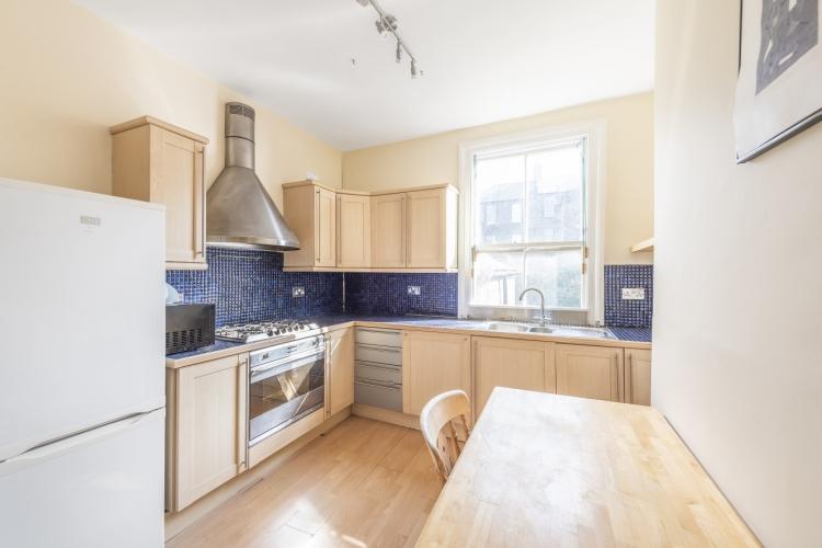 Kingsgate Road London NW6 1 bed flat £1,500 pcm (£346 pw)