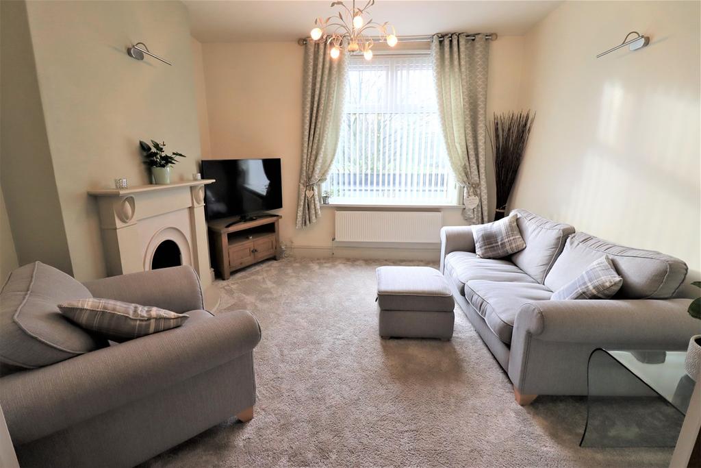 Cotton Tree Lane, Colne, BB8 3 bed house £174,500