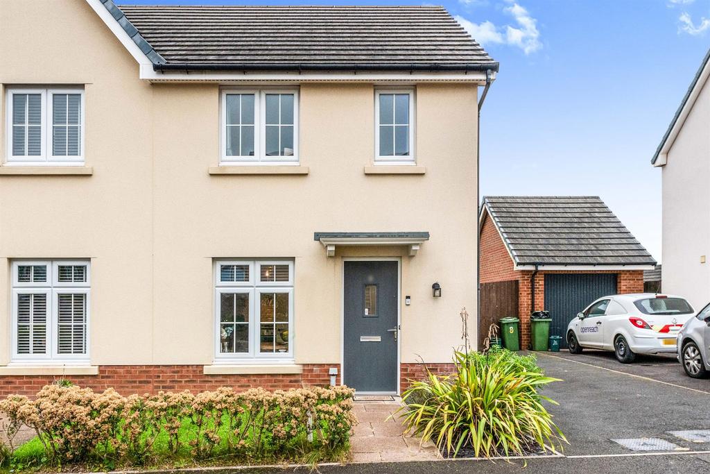 Bryn Celyn, Llanharry CF72 9ZE 2 bed semidetached house £725 pcm (£
