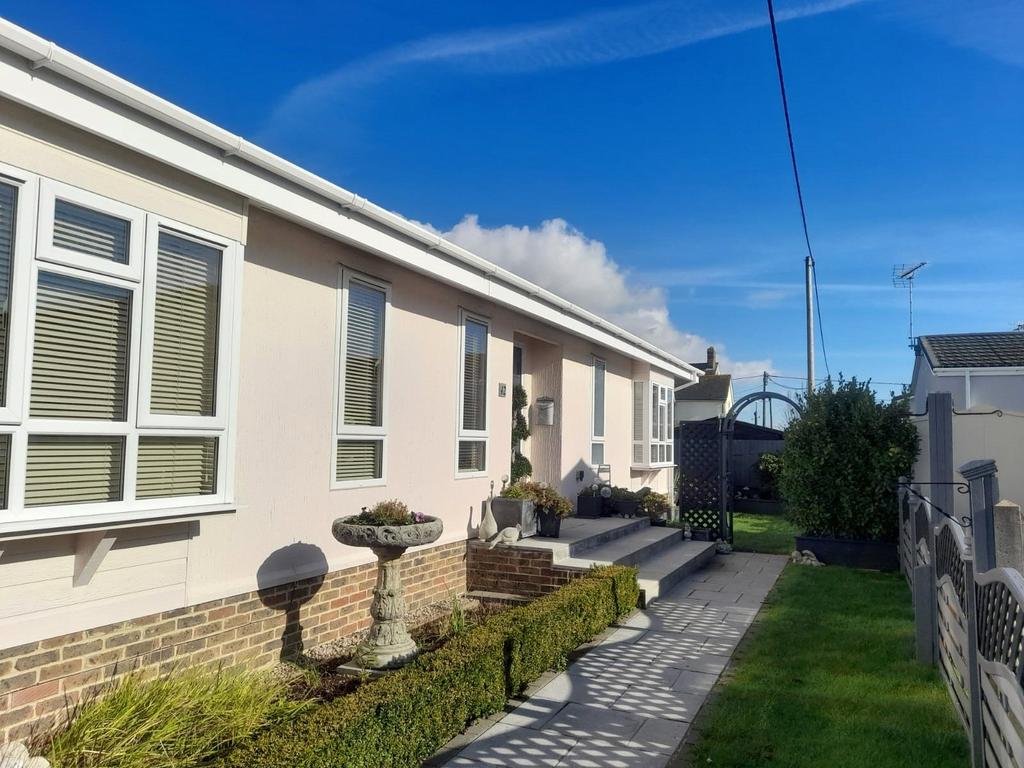 Penarth Gardens, Thornlea Court... 2 bed property £325,000