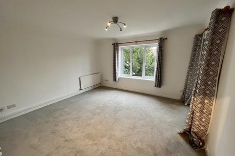 27 Oakdene Close, Pinner, HA5 4EQ