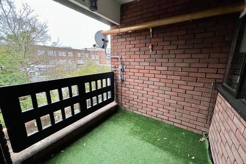 27 Oakdene Close, Pinner, HA5 4EQ