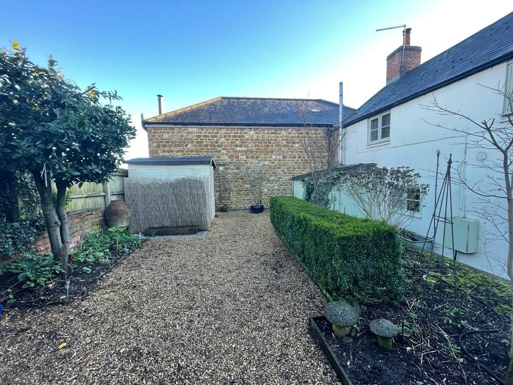 Tilton On The Hill 3 bed detached house £299,000
