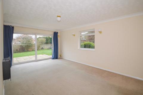 2 Blenheim Close, Brantham, Manningtree, CO11 1TJ