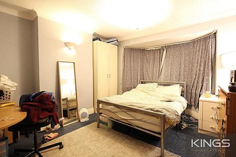 5 bedroom semi-detached house to rent, Blenheim Gardens