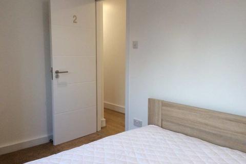 1 bedroom in a house share to rent - Abbs Cross Lane, Hornchurch