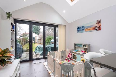 87 Penshurst Avenue, Sidcup, DA15 9EZ