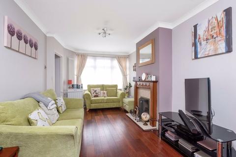 87 Penshurst Avenue, Sidcup, DA15 9EZ