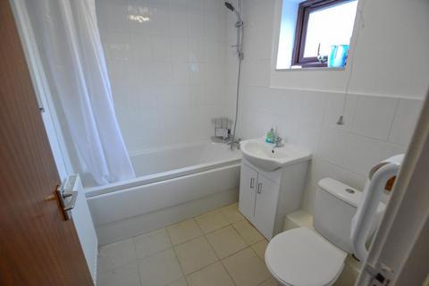 1 bedroom flat to rent, London NW2