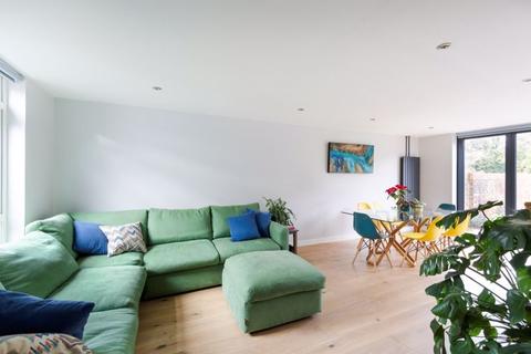 3 bedroom terraced house for sale - Pitch & Pay Park, Bristol