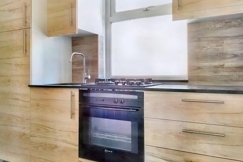 2 bedroom flat for sale, Mount Pleasant Hill, London E5