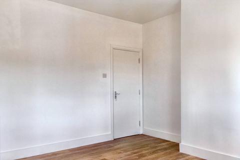 2 bedroom flat for sale, Mount Pleasant Hill, London E5