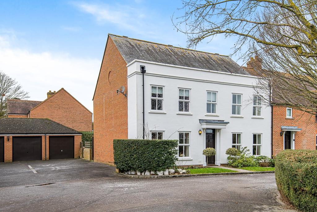 Seymour Place, Odiham, Hook, RG29 2 bed end of terrace house £465,000