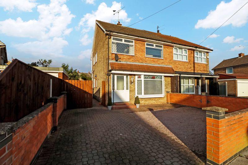 Road, Hessle 3 bed semidetached house £185,000