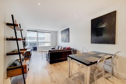 2 bedroom flat to rent, Lang Court, Smithfield Square, London