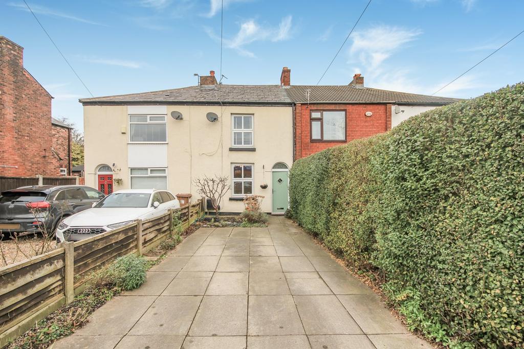 Crow Lane East, NewtonleWillows, WA12 2 bed terraced house £165,000
