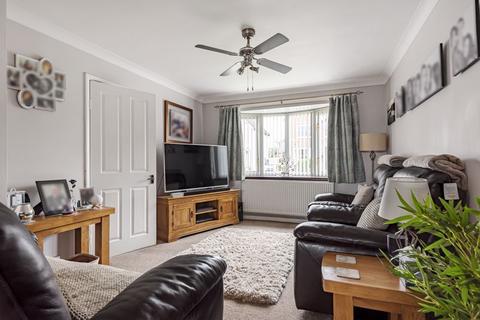 64 Hare Lane, Godalming, GU7 3EF